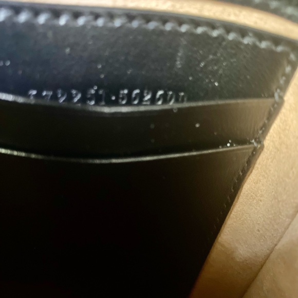 Gucci phone case black Chevron quilted leather brass Hardware sm shoulder bag. - Picture 5 of 5